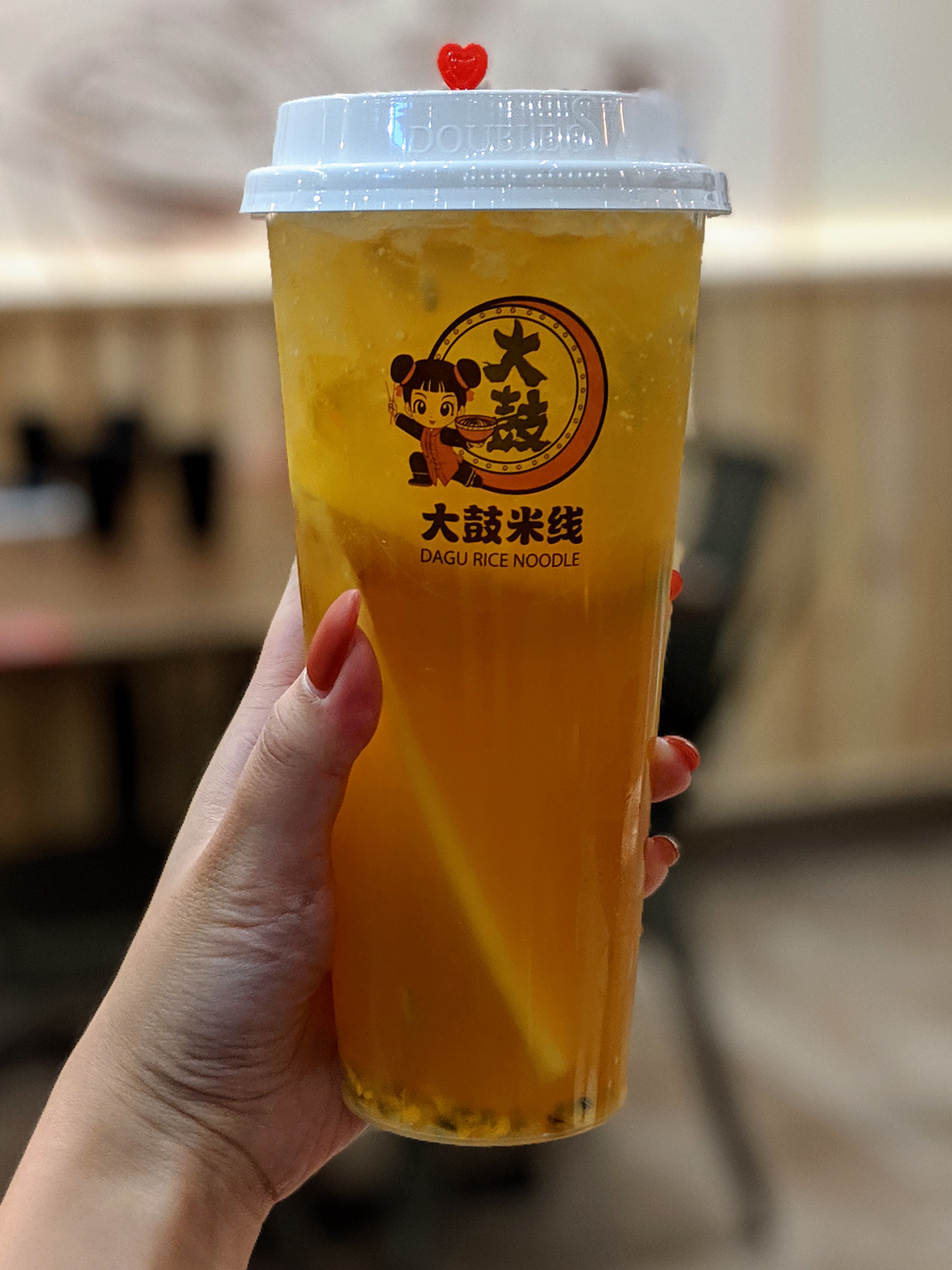 00100lportrait_00100_burst20191005180632973_cover